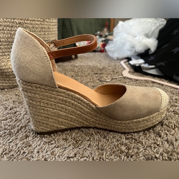 Espadrille Wedges - Picture 3 of 3